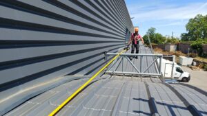 Formation pose de ligne de vie temporaire – installation d’un dispositif antichute en travaux en hauteur