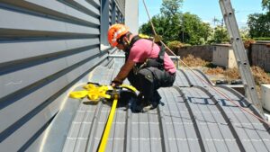 Formation pose de ligne de vie temporaire – installation d’un dispositif antichute en travaux en hauteur